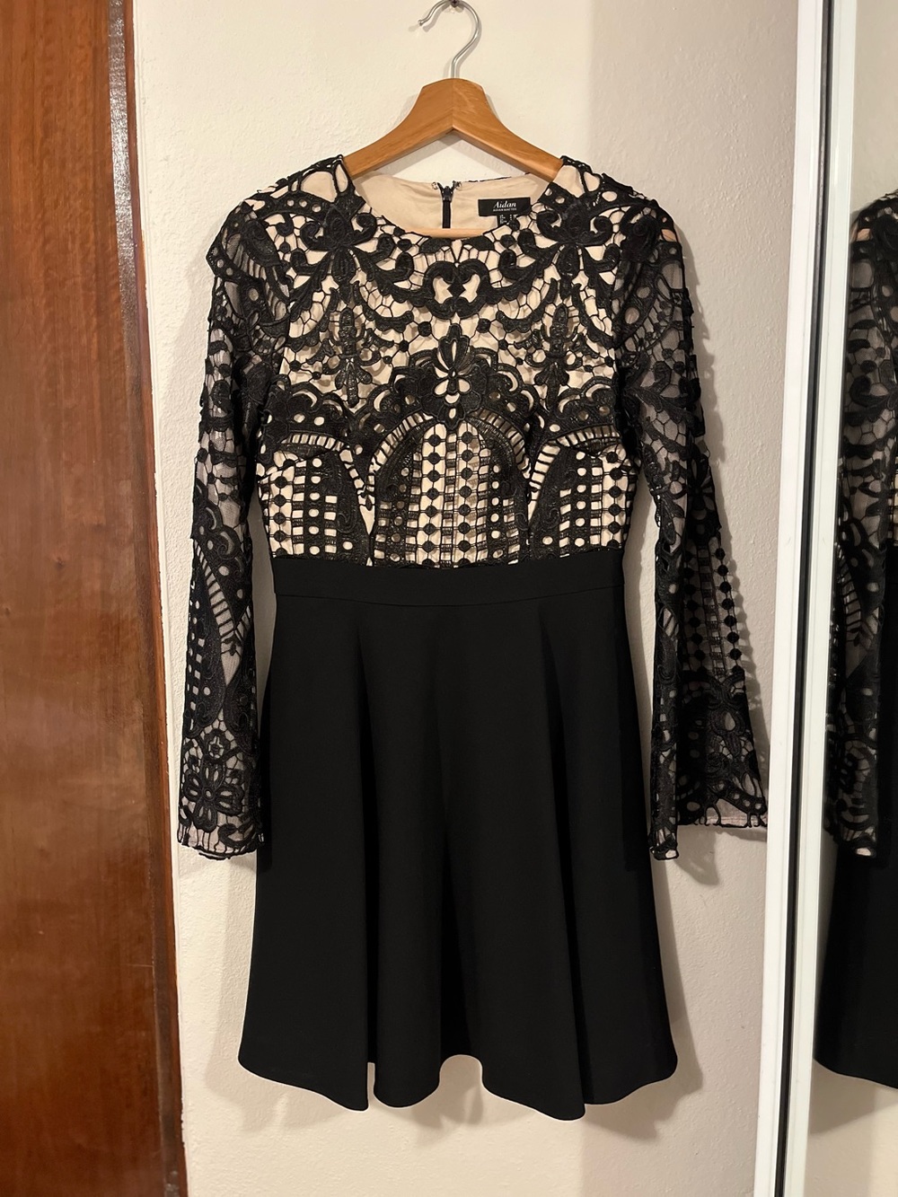 Aidan by Aidan Mattox Cream Black Fit & Flare Cocktail Party Dress Women's Sz 4
